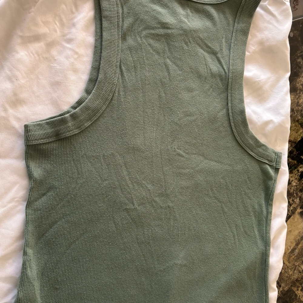 Old Navy Olive Ribbed Tee - Picture 2 of 3